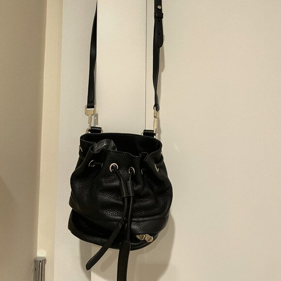 Luana leather bucket bag - Picture 1 of 5